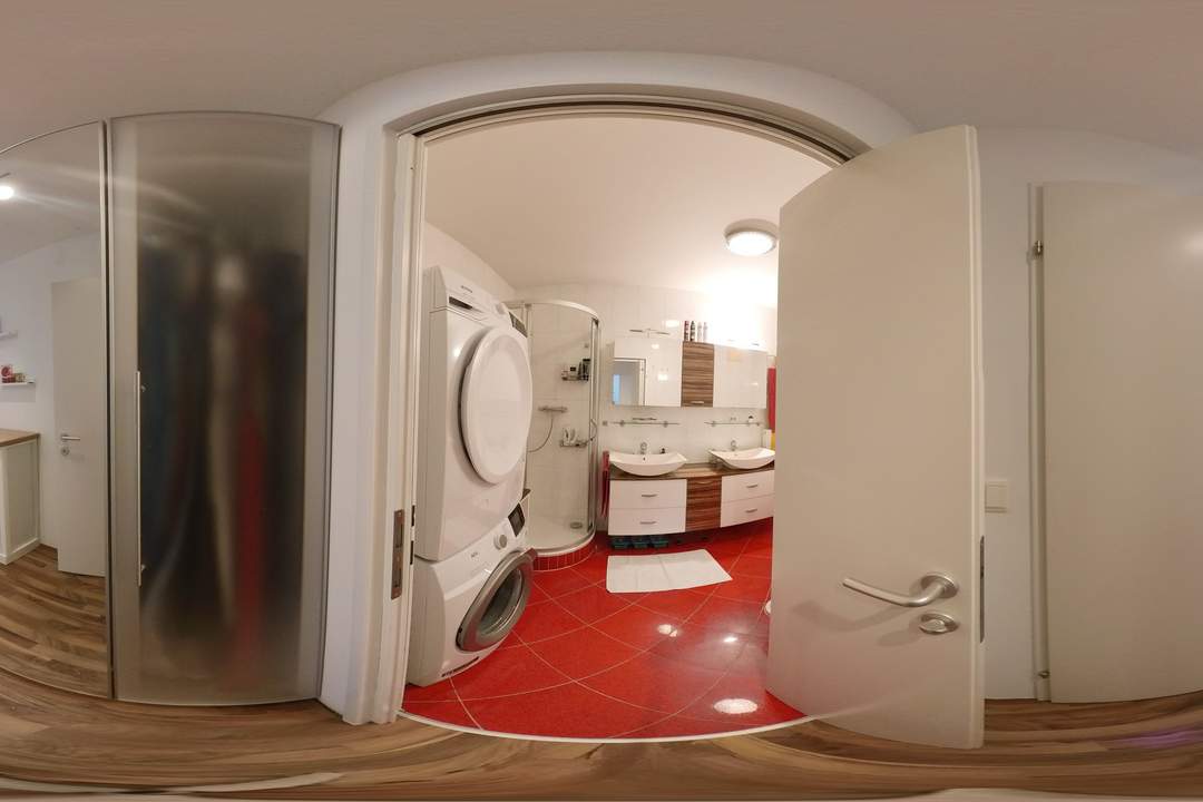 "Exklusive Wohnung mit 40 m² Terrasse, Pool, Sauna!"