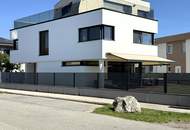 Ultramoderne Arch.-Villa Stahlbeton-Bauweise im neuen Villenviertel // Ultra-modern architect-designed villa Reinforced concrete construction //