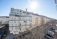 ++Airbnb++ Renovation-Required 2-Room Apartment in Excellent Location