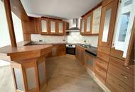 Hofseitige 3 Zimmer Erdgeschosswohnung 109m² mit Garage und Terrasse!