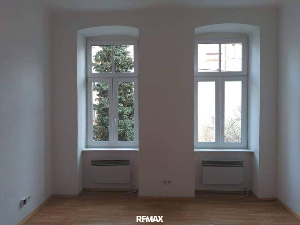 BASTLERHIT - 1-Zimmer Altbauwohnung zum Sanieren
