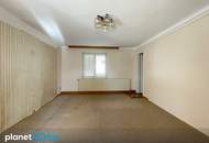 Bungalow mit Nebengebäude – Weinkeller und ca. 1.142 m² Acker
