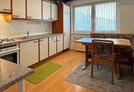 "Coole Liegenschaft - überdachtes Pool inklusive!"