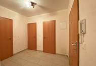 Schöne Balkonwohnung | Wohnküche + 2 separate Zimmer | Eggendorf - Sportplatzgasse