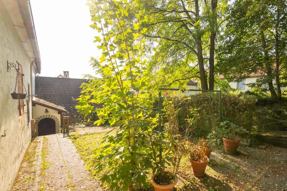 HISTORISCHES STADTHAUS MIT GARTEN IN STEYRDORF – 281 m² WOHN-NUTZFLÄCHE – SOFORT VERFÜGBAR!, Haus-kauf, 165.000,€, 4400 Steyr(Stadt)