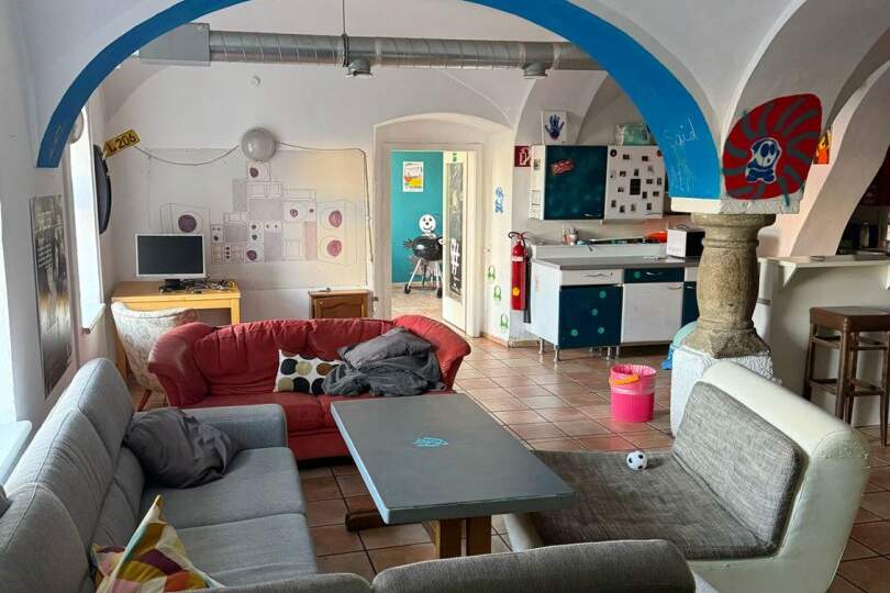 Vielseitige Gewerbefläche mit urigem Charme zu vermieten - z.B. als Atelier/Büro/Vereinslokal - direkt bei Knoten Linz, Gewerbeobjekt-miete, 1.650,00,€, 4053 Linz-Land