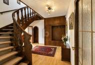 GROßZÜGIGES WOHNHAUS MIT BÜROFLÄCHE, 11 ZIMMERN, GARTEN &amp; 2 GARAGEN