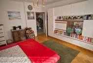 Zwei Häuser, ein Grundstück: Ihr neues Zuhause mit laufenden Mieteinnahmen