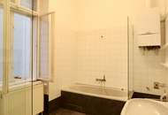 Beliebte Gegend! Südwestseitiger Altbau mit Balkon in ruhiger Seitengasse!