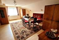 Großzügiges Zweifamilienhaus mit Innenhof, Gewölbekeller und traumhaftem Ausblick