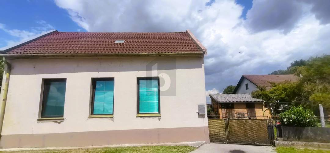 ZUM WACHKÜSSEN - KOMPAKTES HAUS MIT GARTEN UND SCHUPPEN