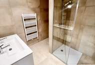 Dachgeschosswohnung ++ PROVISIONSFREI und SOFORT BEZUGSFERTIG ++ Smart Home ++ Fußbodenheizung &amp; Kühlung ++ Durchdachter Grundriss ++ Hauseigene Tiefgarage