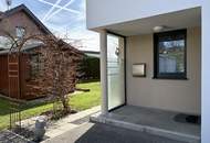 Moderne Doppelhaushälfte in schöner Siedlungslage mit Garten & Garage