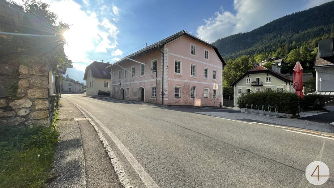 Attraktives Mehrfamilienhaus mit großem Entwicklungspotenzial in Bad Bleiberg