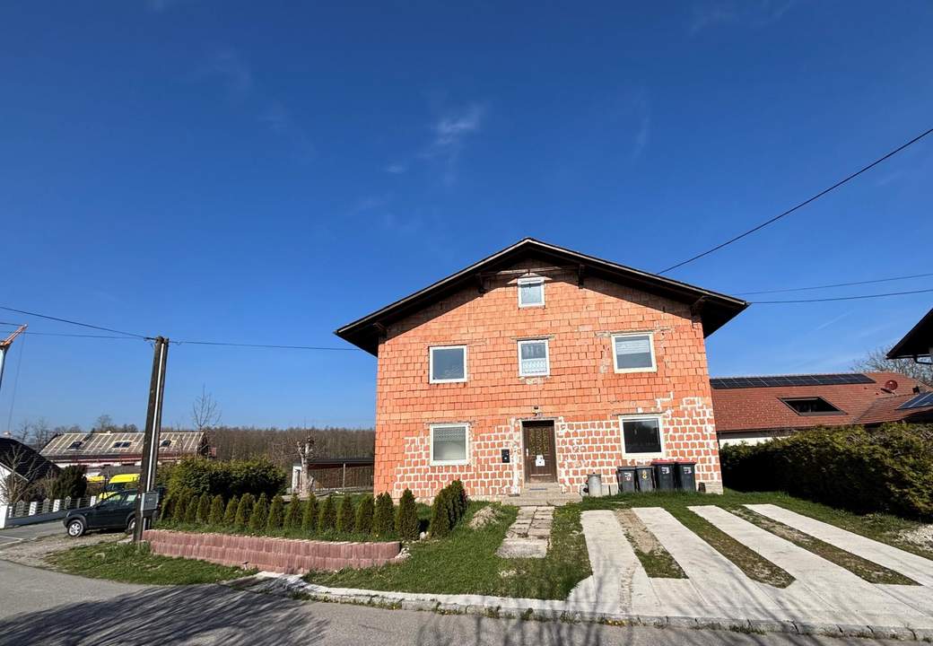 Wohnhaus mit Garten