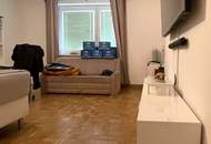 Singles aufgepasst! Gepflegte, helle 1-Raum-Wohnung mit idealer Raumaufteilung in Steyr Münichholz: komfortabel, erschwinglich und mitten im Grünen! Praktischer Abstellraum, Aufzug und modernes Badezimmer inklusive!