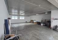 Gewerbehalle * automatisches Rolltor * 2 KFZ Abstellplätze*