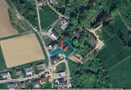 Älteres Haus mit Nebengebäude und Garage. Herrlicher Gebirgsblick am Ende der Burgwallstrasse