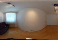 3-Zimmer Wohnung mit Loggia, Tiefgaragenplatz und Kellerabteil! Nähe Stadtzentrum und Bahnhof!
