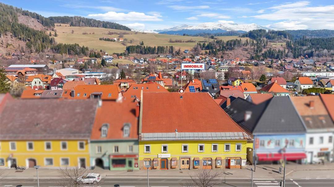 Wohn-/Geschäftshaus am Hauptplatz von Neumarkt in der Steiermark