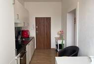 Helle Wohnung mit Balkon und Abstellplatz, 1.OG, 2 Zimmer + Küche - Toppreis!