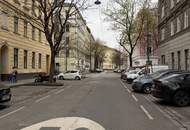 Balkon-Altbauwohnung mit durchdachtem Grundriss