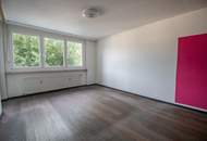 Nette 2-Zimmer-Wohnung mit Loggia nähe Klinikum