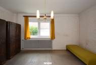 Haus mit Sanierungsbedarf auf großem Grundstück in Leiben