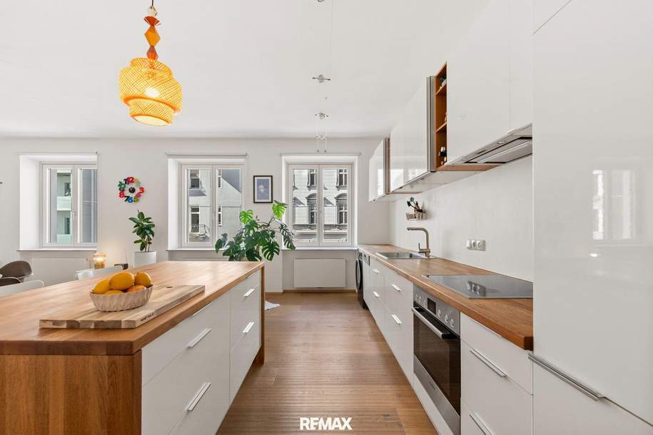 Mitten im Zentrum: Stilvolles Altbaujuwel mit ruhiger Balkon-Oase, Wohnung-kauf, 450.000,€, 4020 Linz(Stadt)