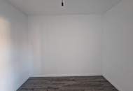 PROJEKTENTWICKLER UND BAUHERREN AUFGEPASST: SELTENE GELEGENHEIT AUF SIEBEN DOPPELHAUSHÄLFTEN MIT GERINGFÜGIGEN FERTIGSTELLUNGSARBEITEN