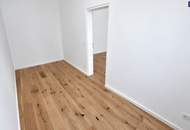 Frisch sanierte 2-Zimmer-Wohnung mit sensationellen 33 m² zusätzlicher Lagerfläche! + Beste Infrastruktur + Traumhaftes Altbauhaus + Jetzt zugreifen!