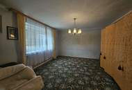 Großzügige Liegenschaft mit Wohnhaus, Halle und 2.427 m² Grund in Litzelsdorf