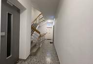 ERSTBEZUG nach Sanierung I Großzügige 2 Zimmer Wohnung mit Loggia I Tischler Einbauküche inkl. Siemensgeräte I Allerheiligenplatz I U-Bahn Nähe