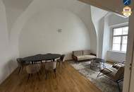 ALTBAUWOHNUNG MIT GALERIE IM ZENTRUM VON KREMS