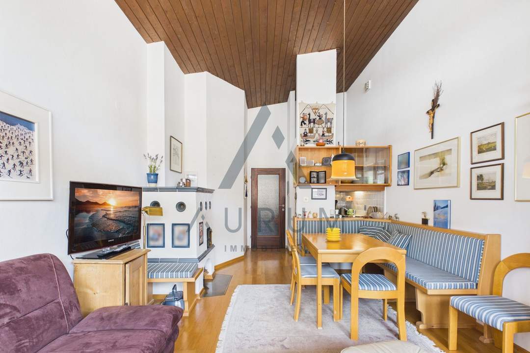 Freizeitwohnsitz: Charmante Dachgeschosswohnung mit Bergblick, Ost- und Westbalkon