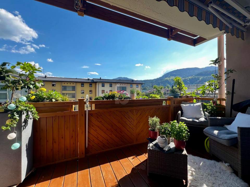 HELLES WOHNGEFÜHL MIT SÜD-BALKON UND IN GUTEM ZUSTAND!