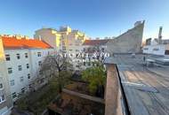 SONNIGES DACHGESCHOSS MIT TERRASSE