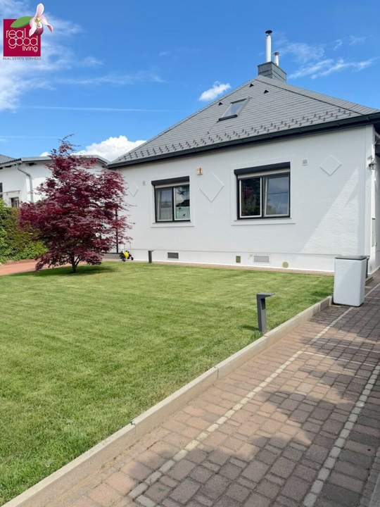 Bungalow mit Swimmingpool, großem Garten &amp; Ausbaupotenzial in 1220 Wien