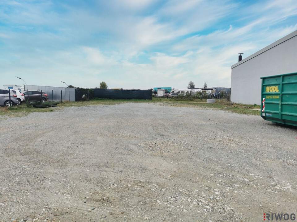 Befestigte Freiflächen zwischen 200m² und 800m² zur Miete