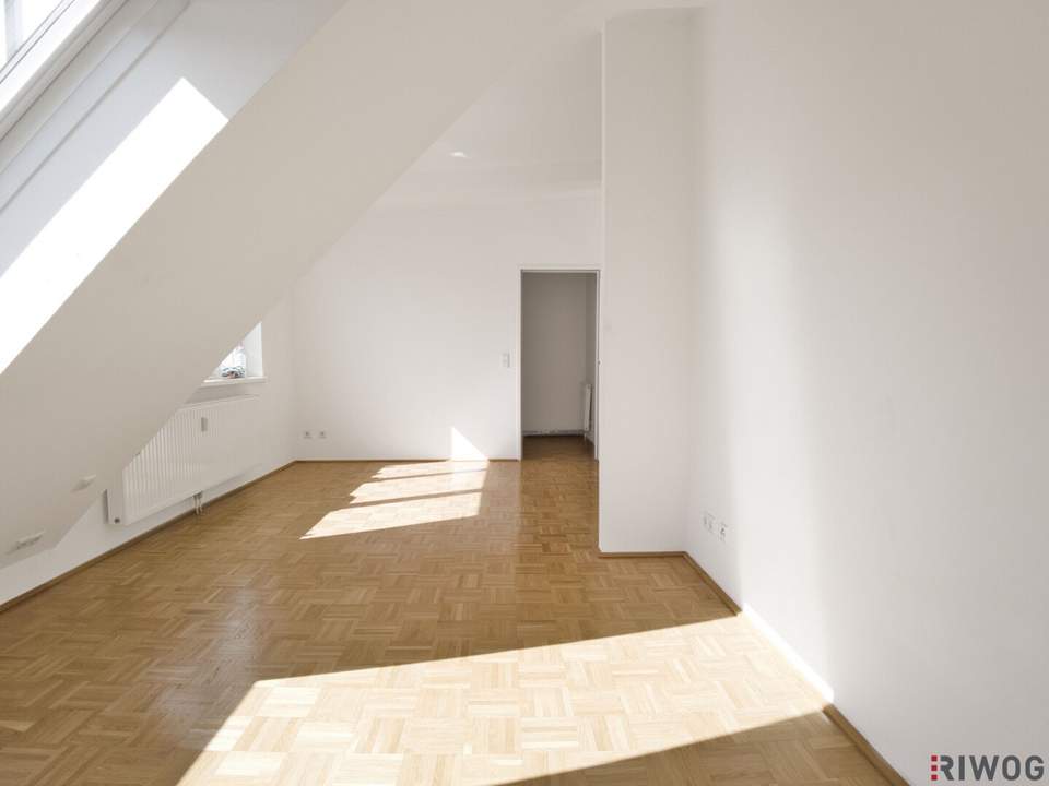 Helle 44m² Dachgeschosswohnung | ruhiger Hoftrakt | 2-Zimmer möglich | Westbahnhofnähe | vermietet bis 03/27 | freier Mietzins | 3,01% KP-Rendite