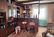 Retro-Charme mit vielen Räumen – Großzügiges Haus zur Sanierung