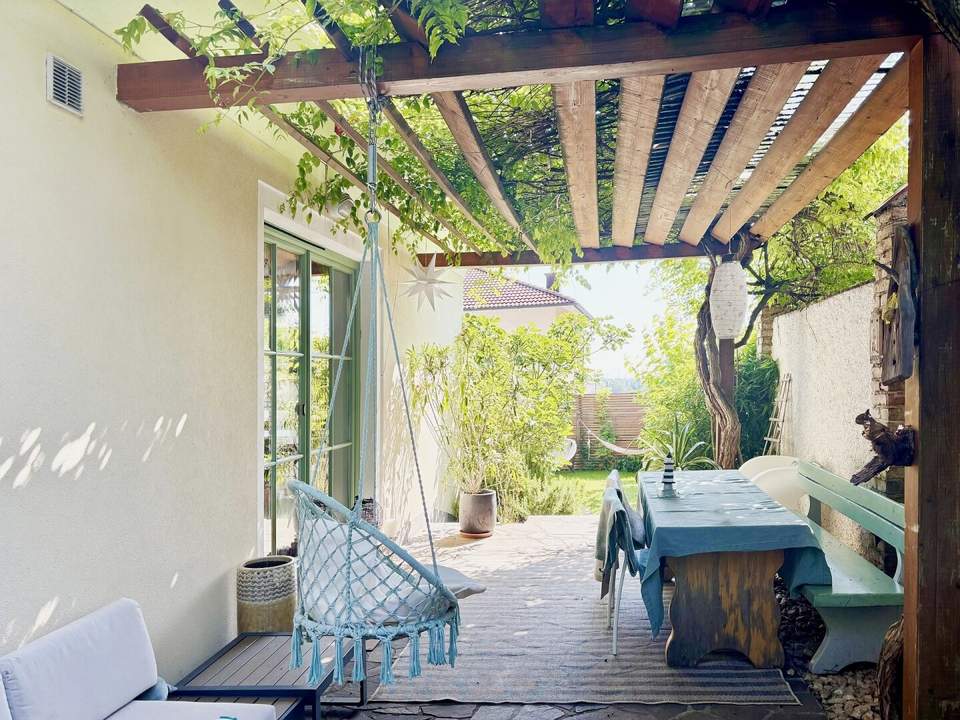 Sonnige großzügige Doppelhaushälfte - 5 Zimmer und ausbaufähig