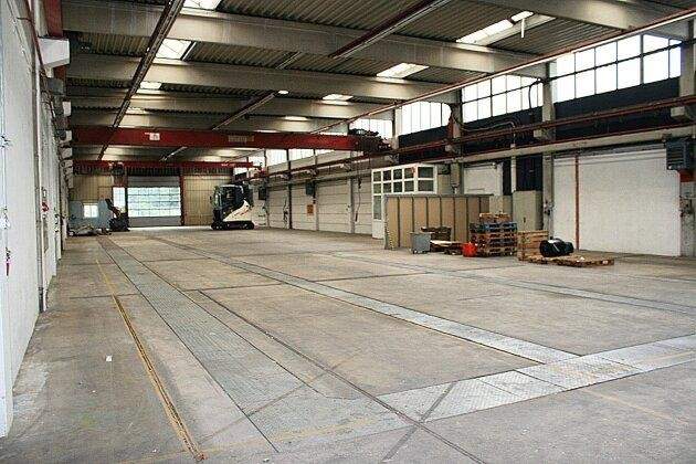 Produktions/-Lagerhalle und Büro bis zu 3100 m2 Halle und bis zu 934 m2 Büro