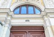 Charmant renovierte Altbauwohnung mit Terrasse und Garten in bester Lage