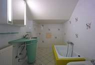 Repräsentative Villa mit Pool und Wellnessbereich in sonniger Waldrandruhelage