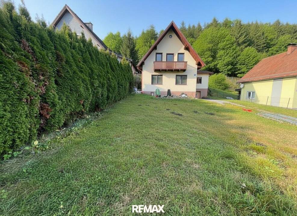 Ein- oder Zweifamilienfamilienhaus in idyllischer Lage mit viel Raum & Entwicklungsmöglichkeiten!