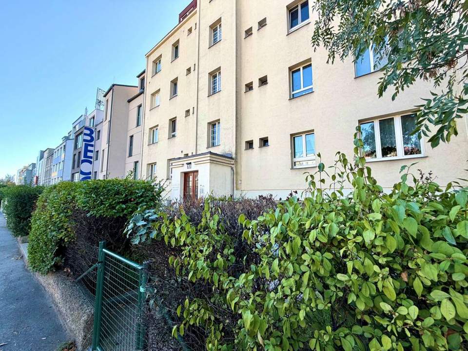 ++ NEU in Hietzing ++ ZWEI Zimmer mit TERRASSE in Hoflage