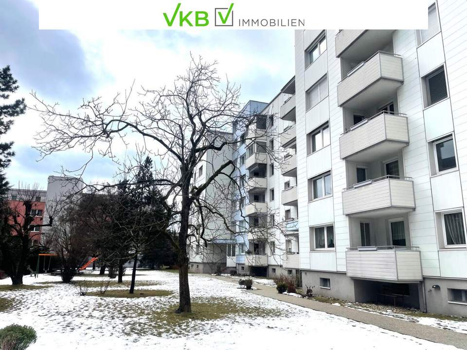 BESTLAGE FROSCHBERG – Stilvolles Wohnen auf 4 Zimmern mit Loggia und Garage