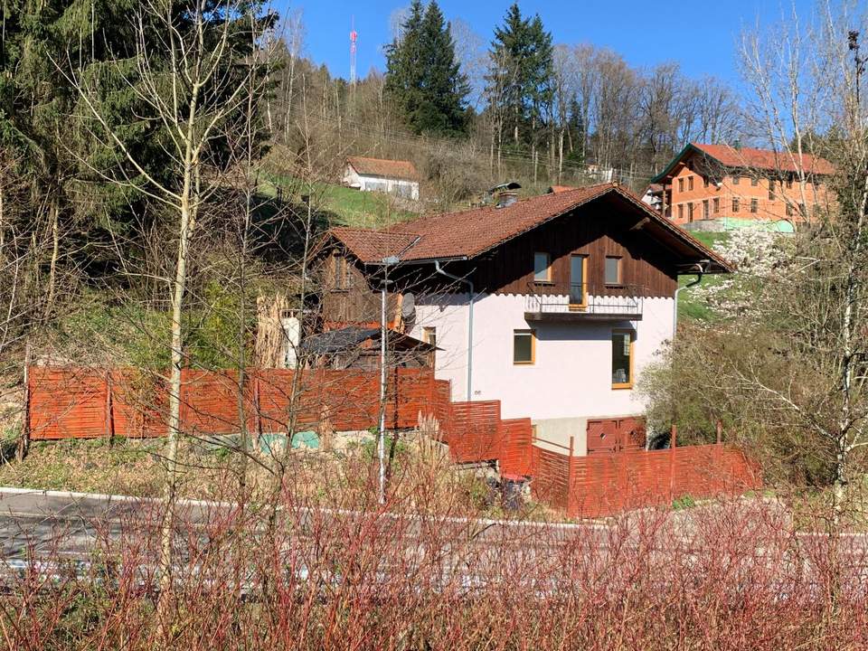 ***OPEN HOUSE Freitag, 09. Mai 2025 13 - 15 Uhr*** Einfamilienhaus in idyllischer Waldrandlage