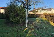 Sanierungsbedürftiges Einfamilienhaus mit großzügiger Terrasse und schönem Baumgarten